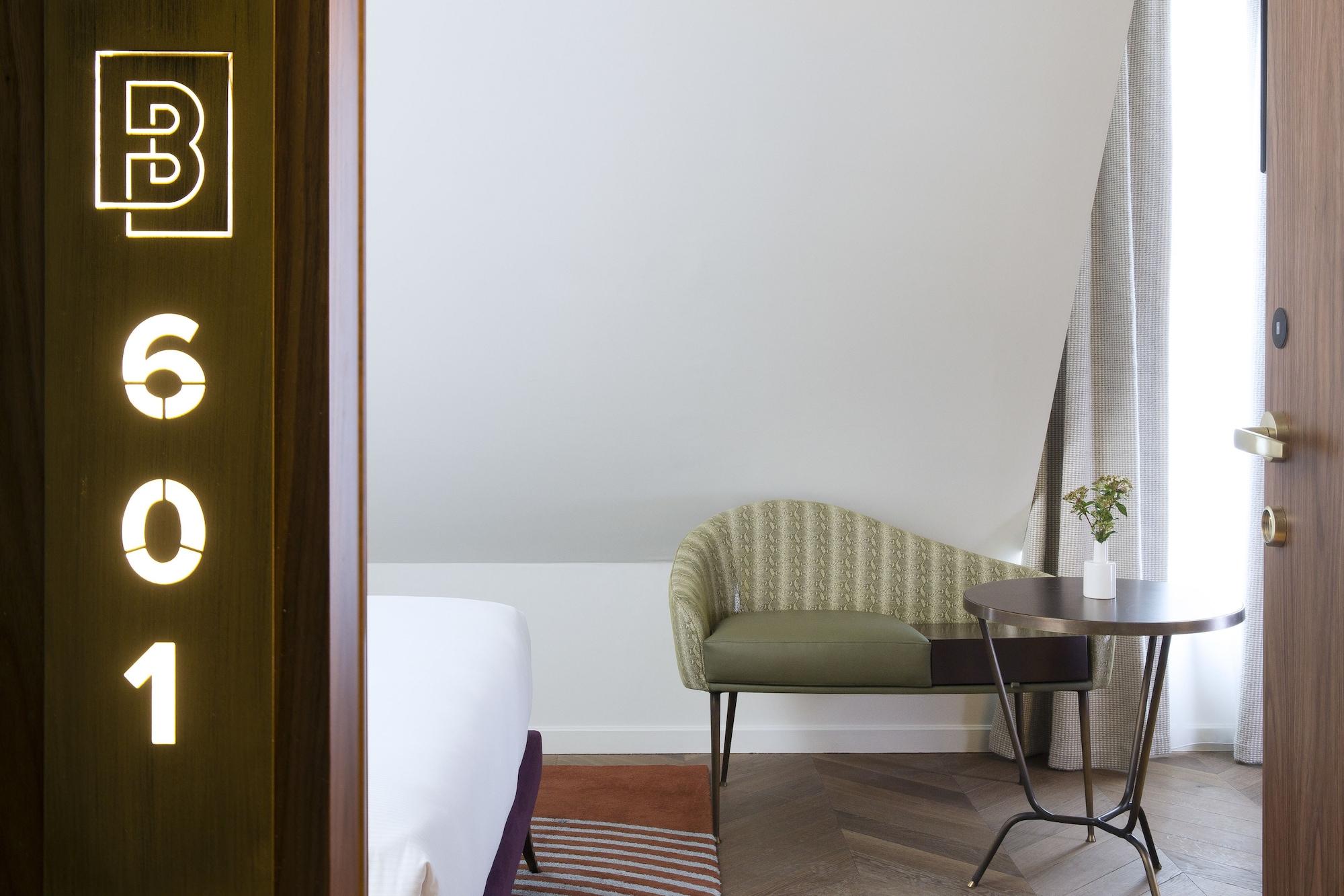 Maison Breguet Paris Bagian luar foto The entrance to the hotel