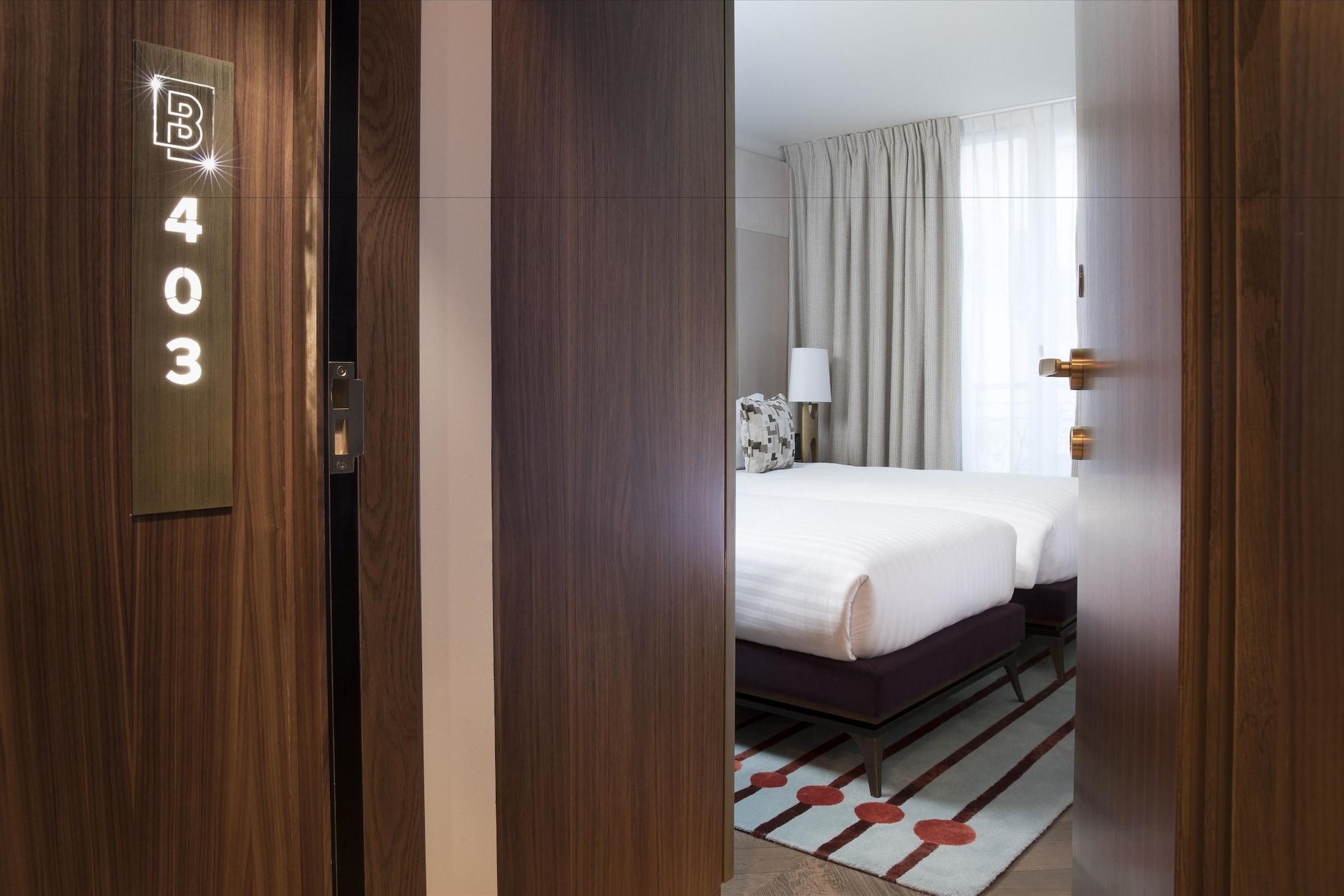 Maison Breguet Paris Bagian luar foto A room at the hotel