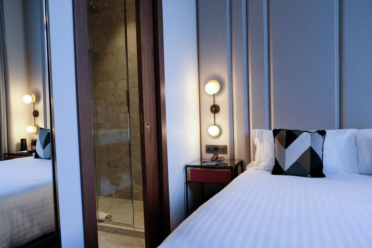Maison Breguet Paris Bagian luar foto A room at the hotel